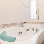 Cappuccini Florence Family & Group 3 Bedrooms Jacuzzi Fast Wi-Fi Air Conditioned Tram