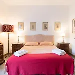 Cappuccini Florence Family & Group 3 Bedrooms Jacuzzi Fast Wi-Fi Air Conditioned Tram