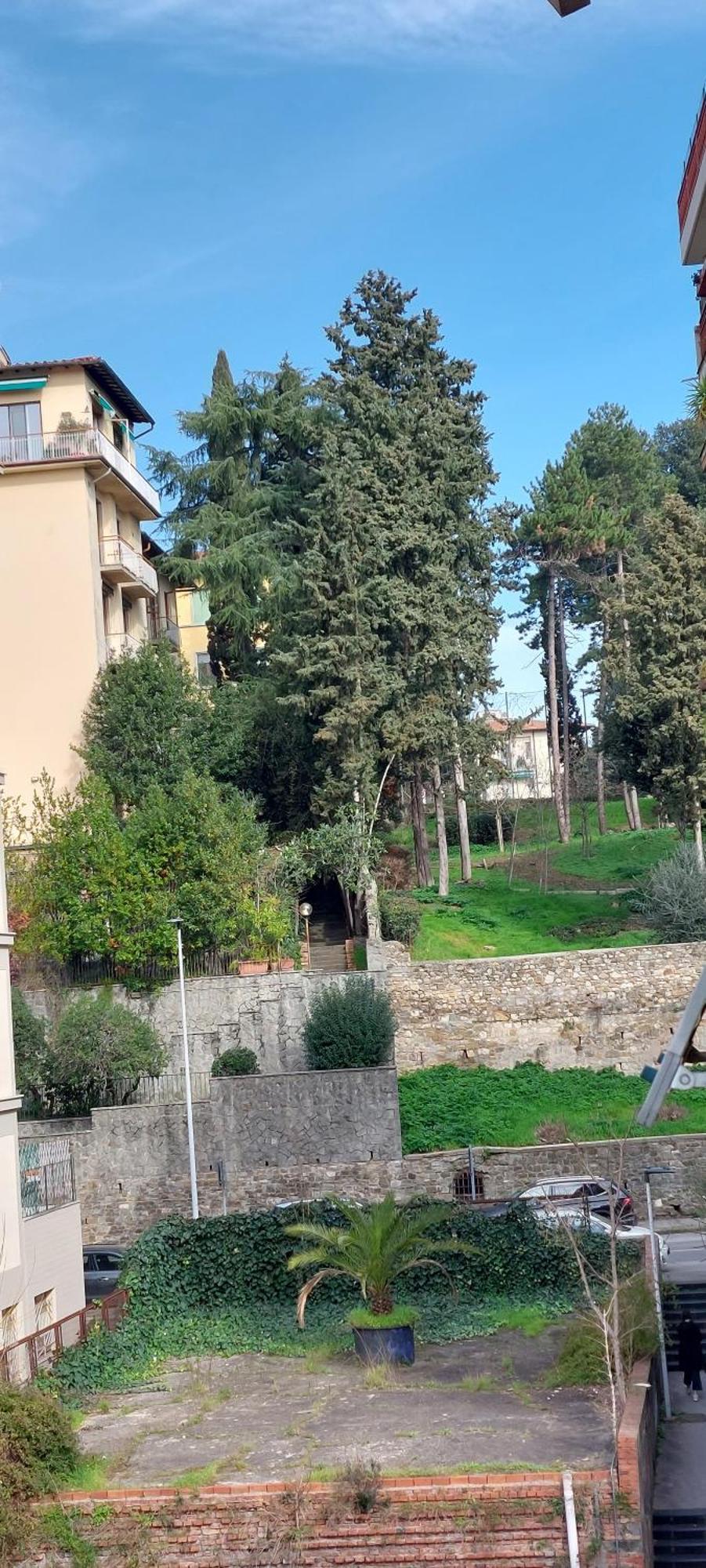 Cappuccini Family & Group 3 Bedrooms Jacuzzi Fast Wi-fi Air Conditioned Tram Apartment Florence